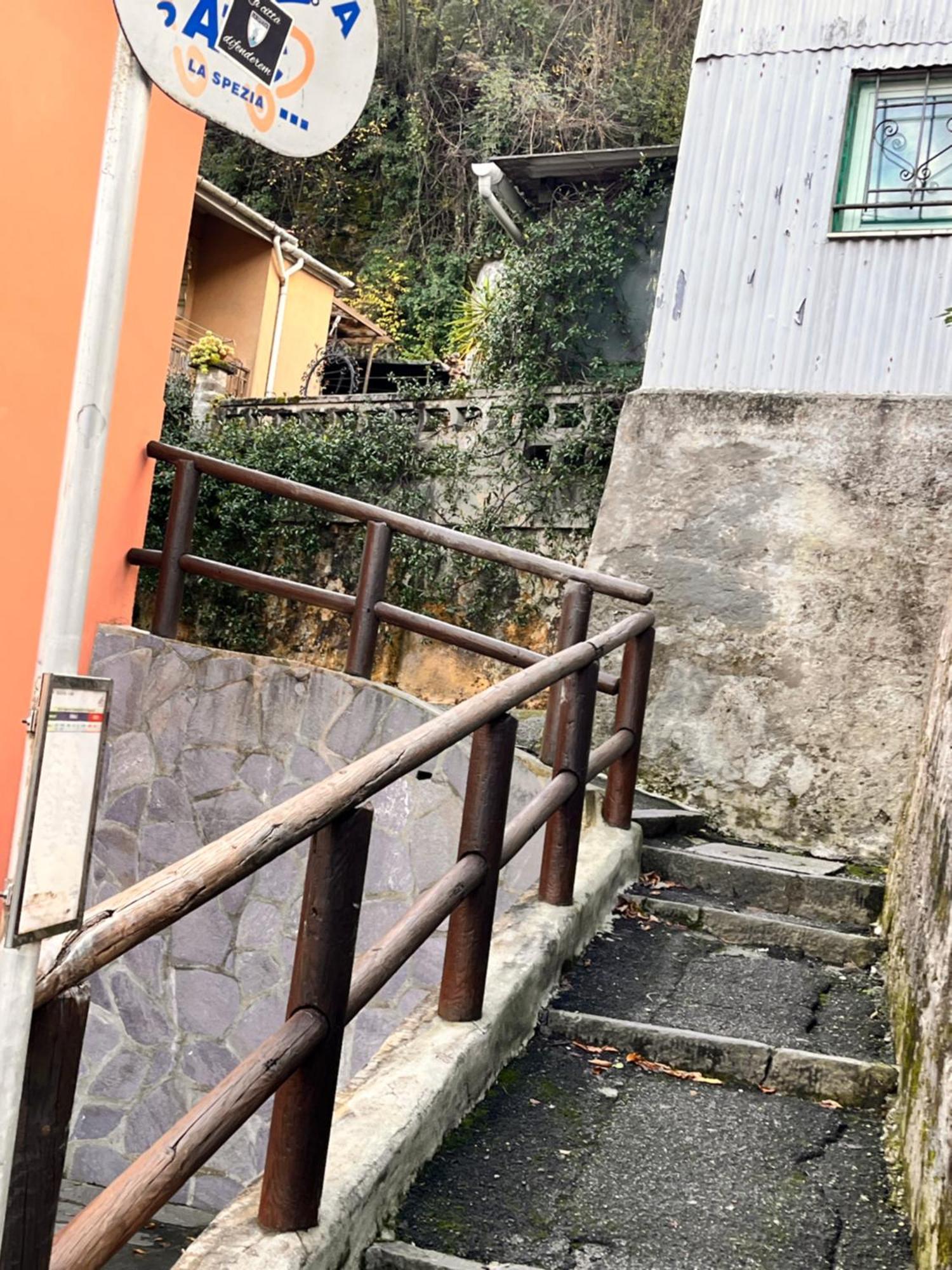 La Casetta Del Vicolo La Spezia Exterior photo